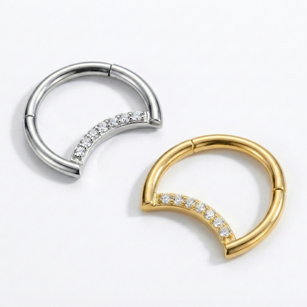 Segmentierter Clicker aus Titan mit Zirkonen – Mond – Piercing-Planet